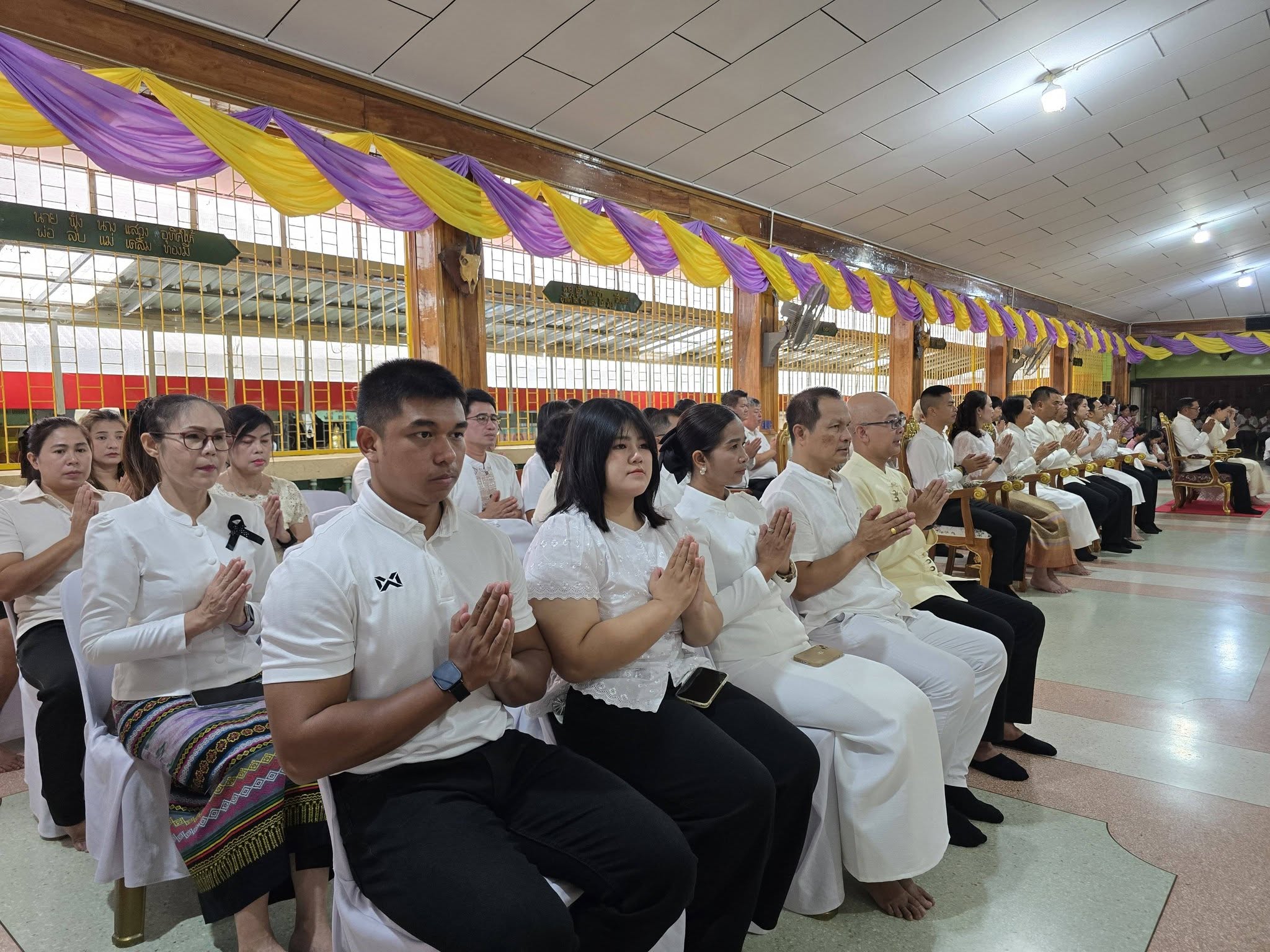 title -  ปฏิรูปที่ดินจังหวัดเพชรบุรี มอบหมายให้ นางสาวนงลักษณ์ เล็กน้อย เจ้าพนักงานธุรการชำนาญงาน พร้อมด้วย เจ้าหน้าที่ ส.ป.ก.เพชรบุรี ร่วมกิจกรรมสำคัญทางพระพุทธศาสนา (วันอาสาฬหบูชาและวันเข้าพรรษา) ประจำปี 2569